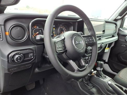 New 2026 Jeep Gladiator Mojave AWD/4WD image 6