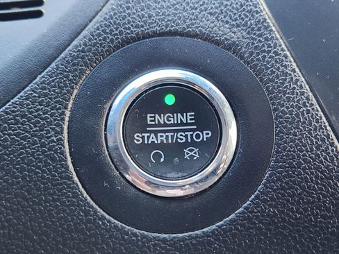 Used 2019 Ford Explorer XLT w/ Equipment Group 201A image 24