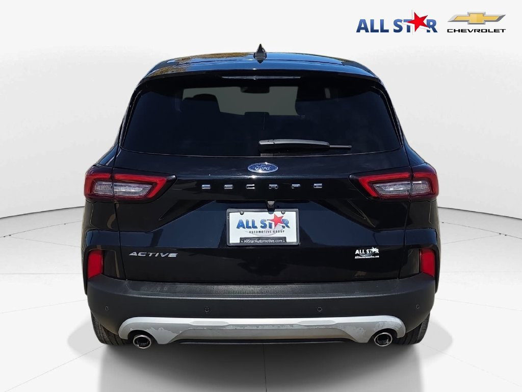 Used 2024 Ford Escape Active w/ Cold Weather Package FWD image 4