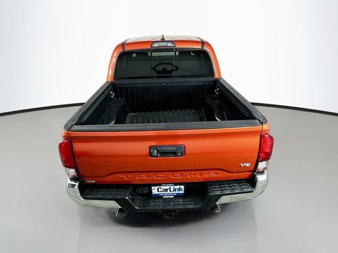 Used 2018 Toyota Tacoma SR5 RWD image 28