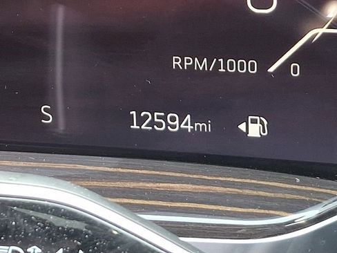 Certified 2025 Cadillac Escalade Premium Luxury image 20