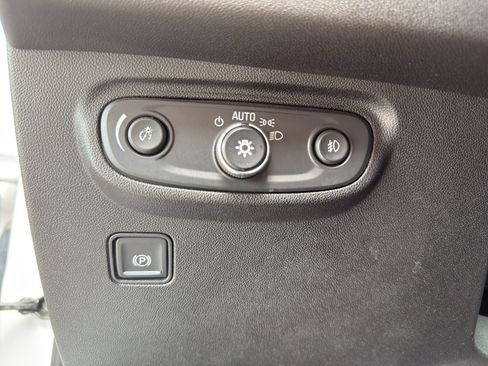 Used 2019 GMC Terrain SLT w/ Preferred Package FWD image 30