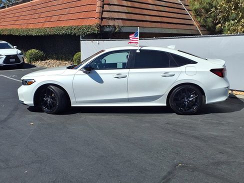 Used 2025 Honda Civic Sport image 4