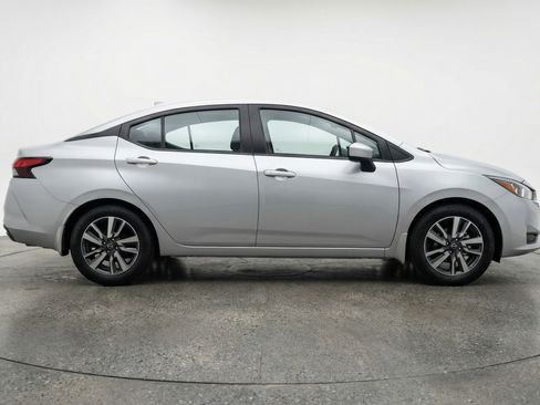 Used 2025 Nissan Versa SV FWD image 11