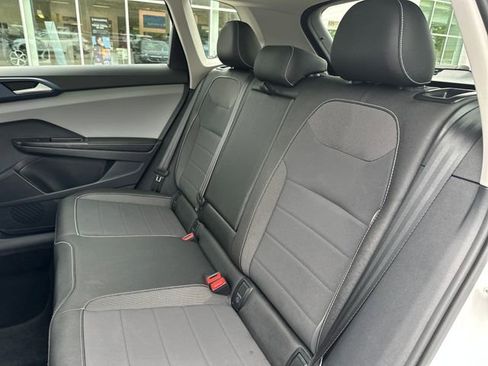 Certified 2024 Volkswagen Taos SE AWD/4WD image 32
