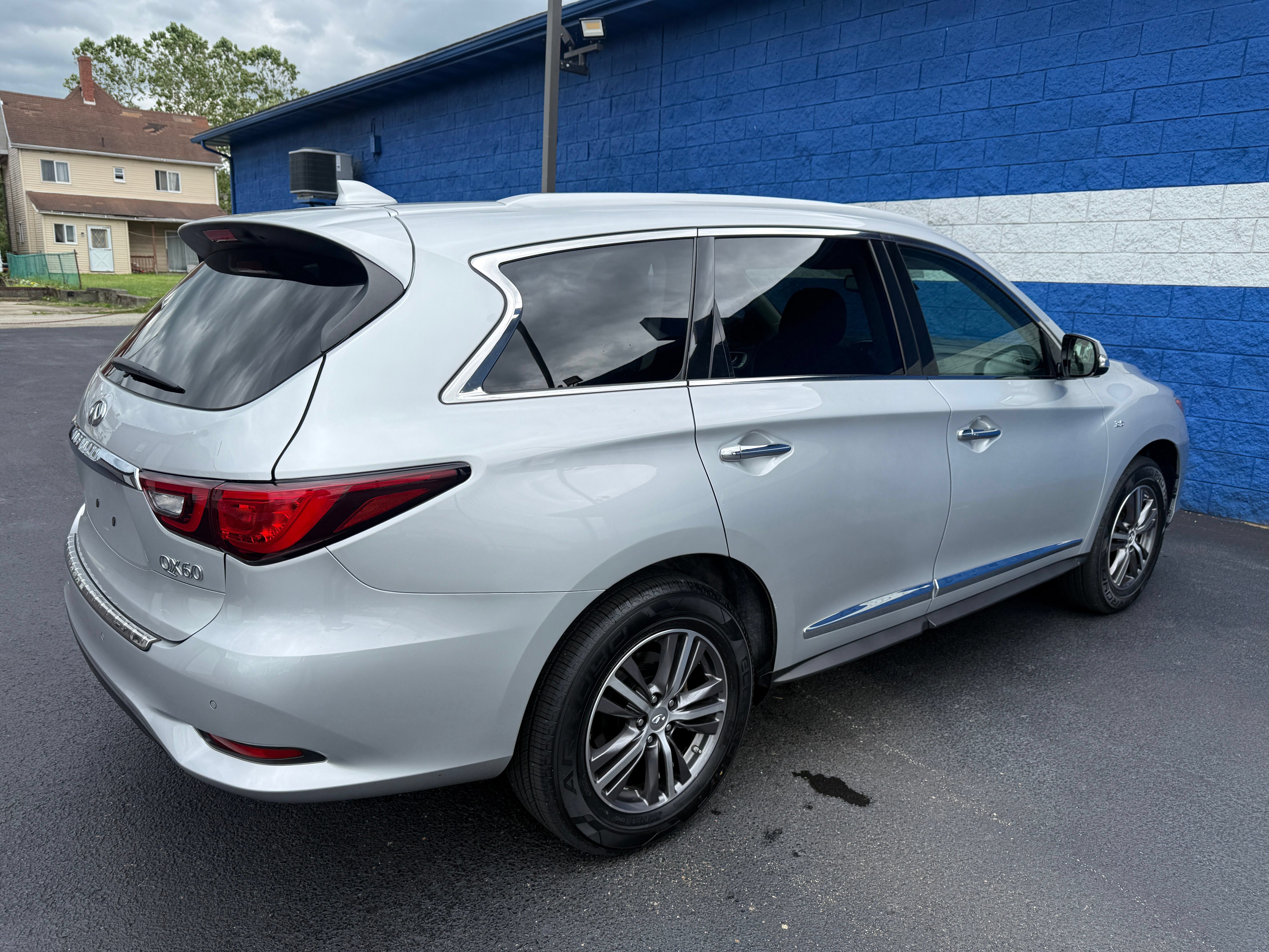 Used 2019 INFINITI QX60 Luxe w/ Essential Package AWD/4WD image 24