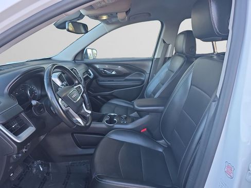 Used 2024 GMC Terrain SLT image 9