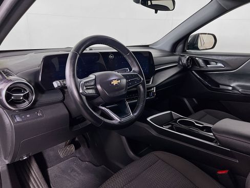 Used 2025 Chevrolet Equinox LT FWD image 9