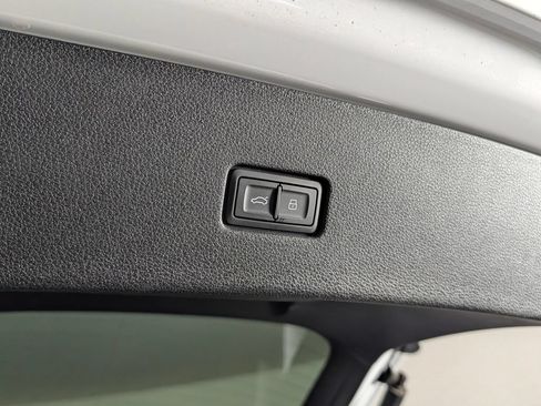 Used 2023 Audi Q8 Premium Plus w/ Premium Plus Package AWD/4WD image 18