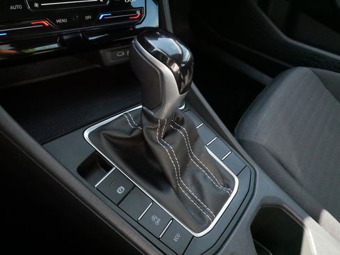 Certified 2025 Volkswagen Jetta S FWD image 24