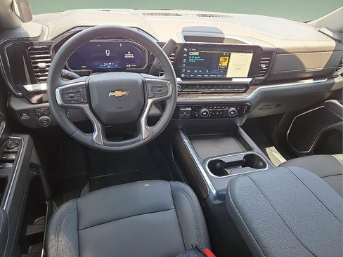 Used 2026 Chevrolet Silverado 2500 LT w/ Leather Package AWD/4WD image 11