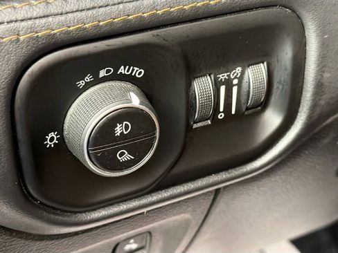 Used 2022 RAM 1500 Limited w/ Body-Colour Bumper Group image 10