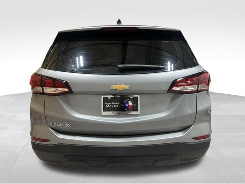 Used 2023 Chevrolet Equinox LS FWD image 6