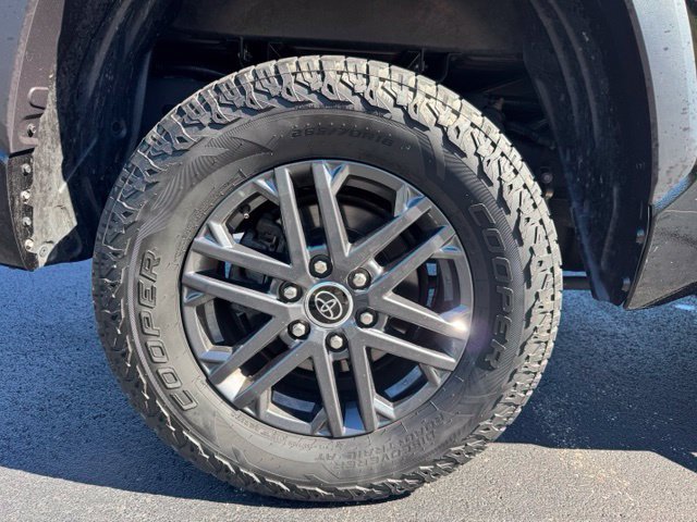 Used 2024 Toyota Tundra SR5 w/ SR5 Convenience Package AWD/4WD image 10