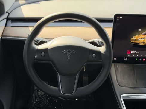 Used 2024 Tesla Model Y Long Range AWD/4WD image 19
