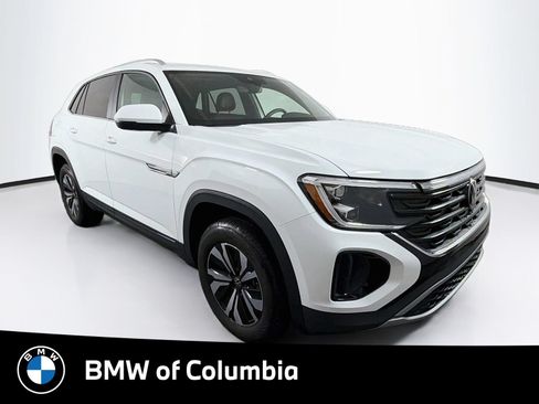Used 2025 Volkswagen Atlas Cross Sport SE AWD/4WD image 1