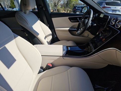 Certified 2025 Mercedes-Benz C 300 Sedan image 11
