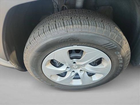 Used 2024 Toyota RAV4 LE AWD/4WD image 6