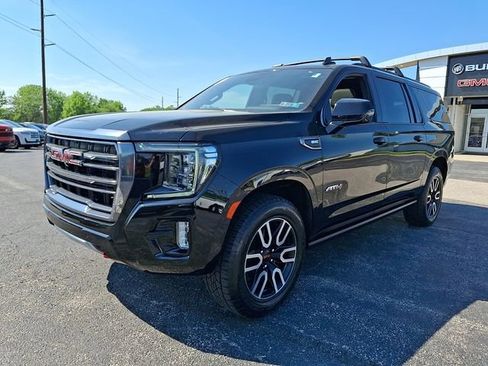 Certified 2023 GMC Yukon XL AT4 w/ AT4 Premium Package AWD/4WD image 3