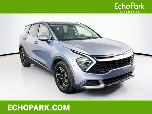 Used 2025 Kia Sportage LX image 1