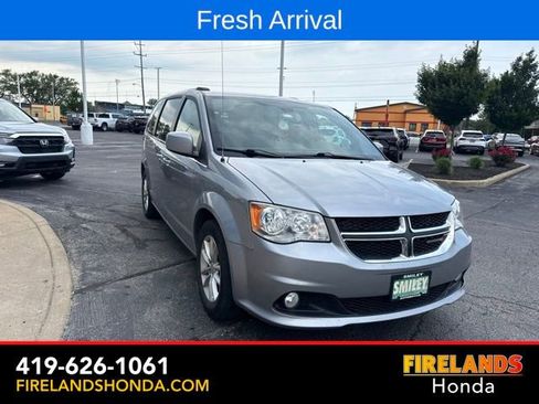 Used 2018 Dodge Grand Caravan SXT FWD image 3