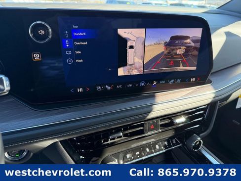 New 2026 Chevrolet Suburban Premier image 17