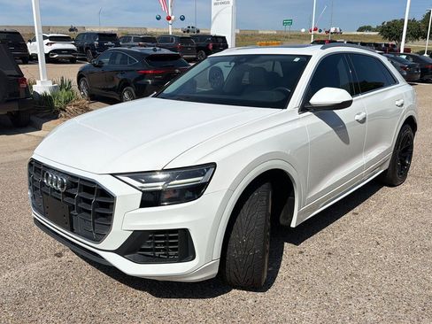 Used 2019 Audi Q8 Premium w/ Convenience Package AWD/4WD image 7