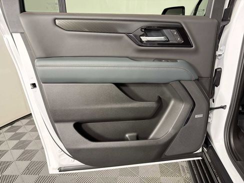 New 2026 GMC Yukon XL AT4 image 24