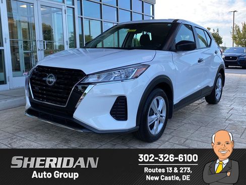 Certified 2025 Nissan Kicks Play S FWD image 1