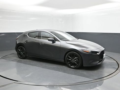 Used 2021 MAZDA MAZDA3 s image 17