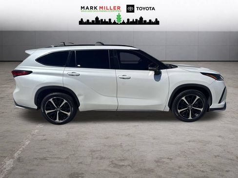 Used 2022 Toyota Highlander XSE AWD/4WD image 6