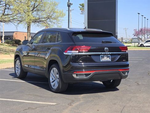 Used 2022 Volkswagen Atlas Cross Sport SE image 5