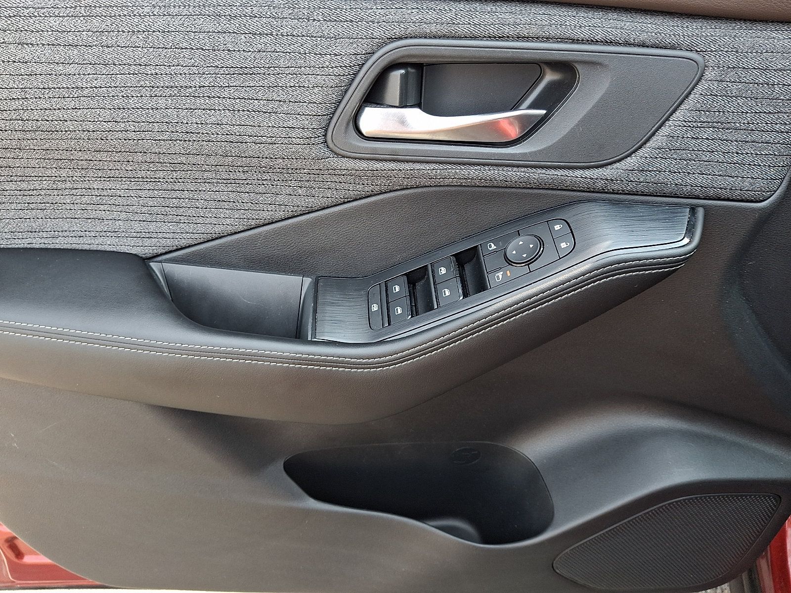 Used 2021 Nissan Rogue SV AWD/4WD image 16