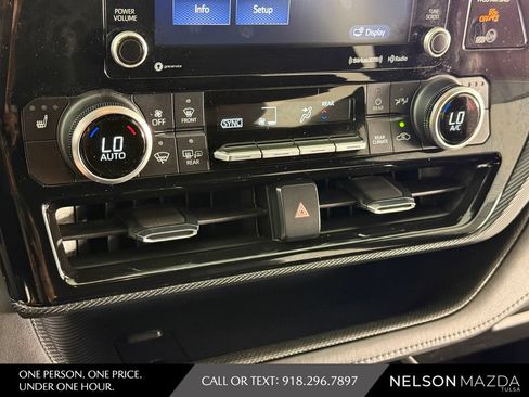 Used 2022 Toyota Highlander XSE FWD image 32