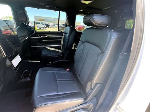 New 2026 Jeep Grand Wagoneer L Summit AWD/4WD image 10