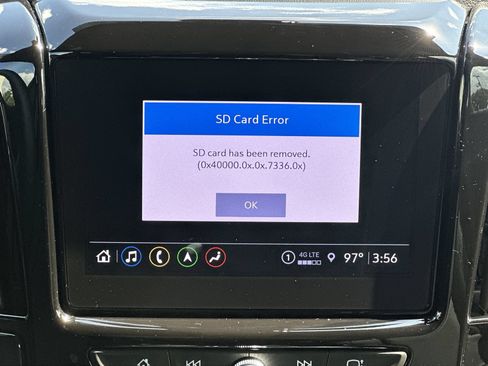 Used 2023 Chevrolet Traverse Premier FWD image 28