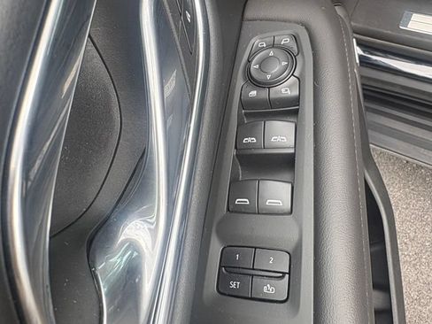 Used 2022 Chevrolet Tahoe LT w/ Luxury Package AWD/4WD image 18