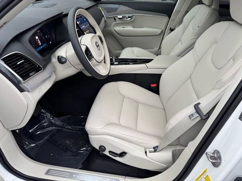 New 2025 Volvo XC90 B6 Plus w/ Protection Package Premier image 17