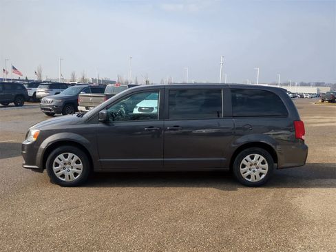 Used 2018 Dodge Grand Caravan SE image 11