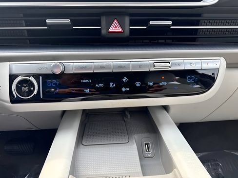 Used 2025 Hyundai Ioniq 6 SEL RWD image 18