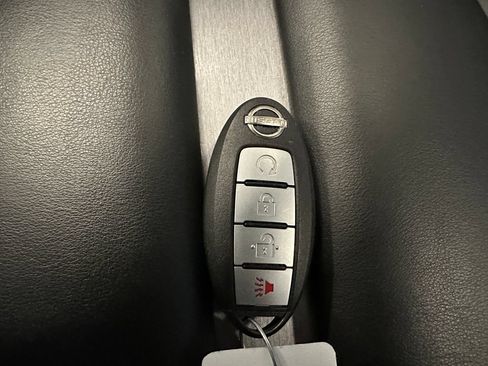 Used 2023 Nissan Murano SV w/ SV Midnight Edition Package AWD/4WD image 17