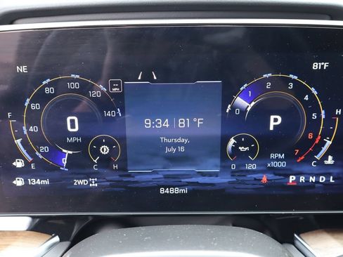 Used 2025 Chevrolet Tahoe High Country AWD/4WD image 11