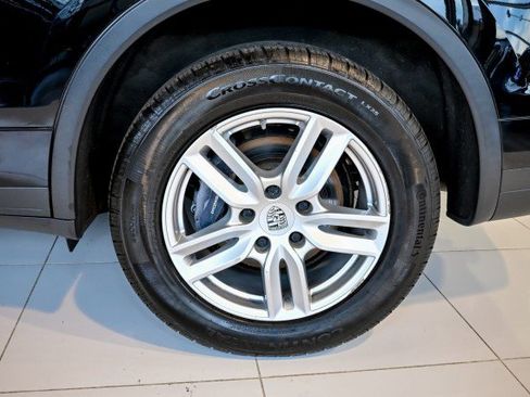 Used 2016 Porsche Cayenne image 48