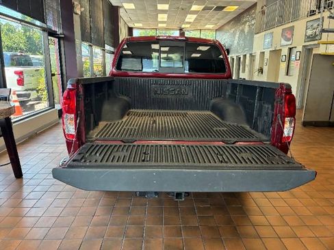 Used 2019 Nissan Frontier SV image 11