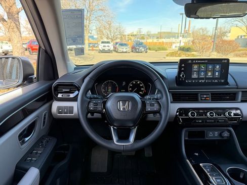 Certified 2025 Honda Pilot EX-L image 2