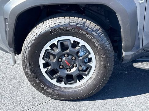 Used 2025 Toyota 4Runner TRD Off-Road AWD/4WD image 11
