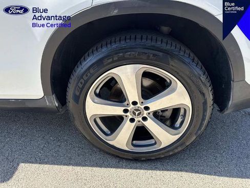 Used 2022 Mercedes-Benz GLC 300 w/ Premium Package Lite image 9