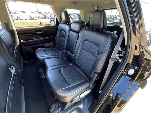 Used 2024 Nissan Pathfinder Platinum w/ Cargo Package image 26