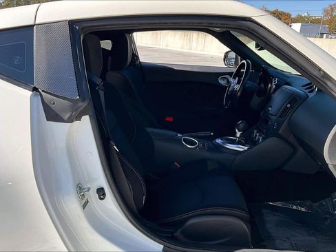 Used 2020 Nissan 370Z Coupe image 7