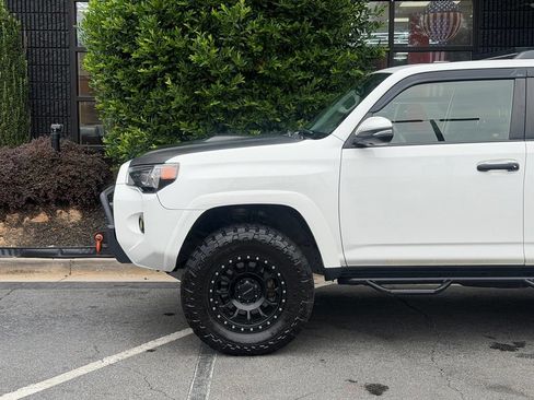 Used 2017 Toyota 4Runner TRD Off-Road Premium AWD/4WD image 10